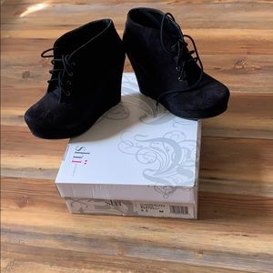 Black suade wedges